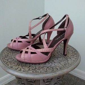 Wild Diva mauve 4" heels.  Brand new.